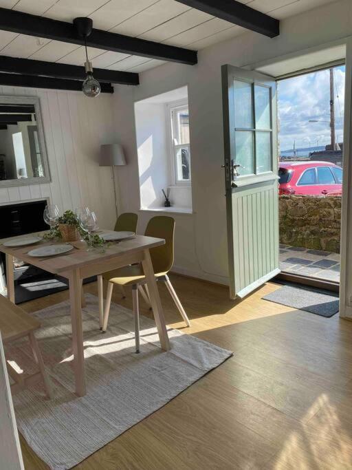 Seagulls Cottage, Touching Distance From Beach 마우스홀 외부 사진